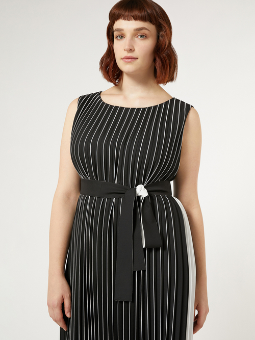 プリーツ ロング ドレス(※ブランド独自サイズ) 詳細画像 ブラック／ホワイト 3